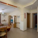 Deluxe Beachfront Apartment
