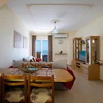 Deluxe Beachfront Apartment