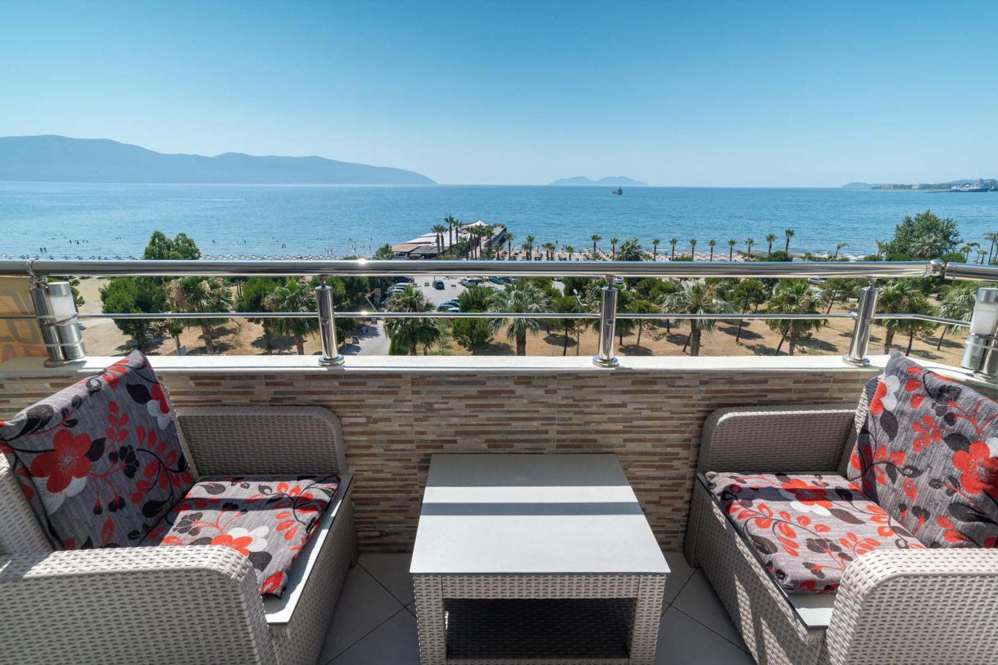 Deluxe Beachfront Appartement