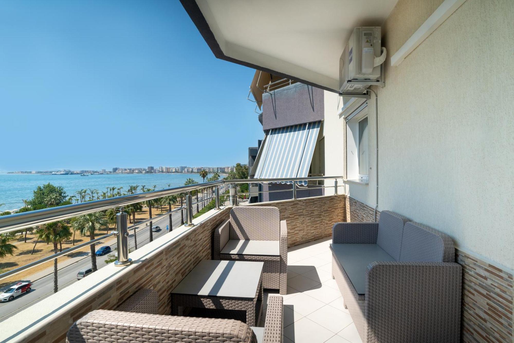 Deluxe Beachfront Appartement